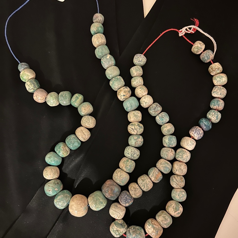 Elegant Beaded Necklace in Green and Blue